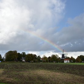 molen Loppersum met regenboog